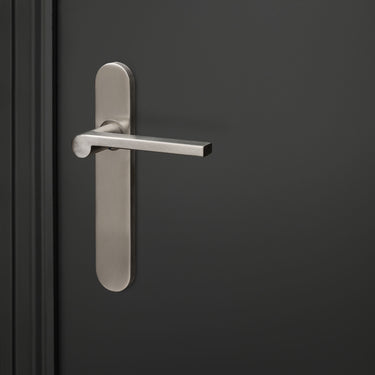 Caserta deurklink RVS met afgerond schild