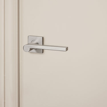 Caserta deurklink RVS met vierkant rozet