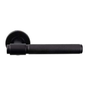 Cosenza deurklink Knurled Zwart met rond rozet