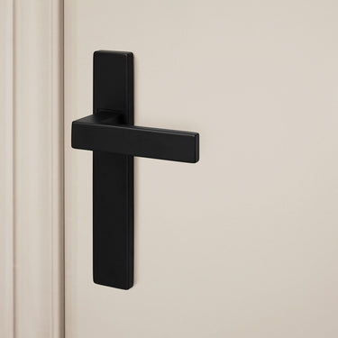 Imperio deurklink zwart met rechthoekig schild