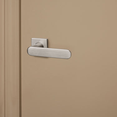 Novara deurklink RVS met vierkant rozet