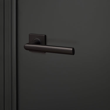 Ragusa deurklink zwart met rond rozet