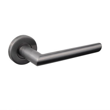 Ragusa deurklink Gun Metal PVD gecoat met rond rozet