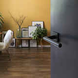 Zwarte deurklink Mantua vierkant rozet Lavuzo